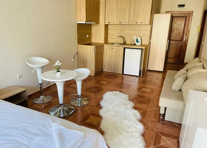 In Sun Waves بورغاس